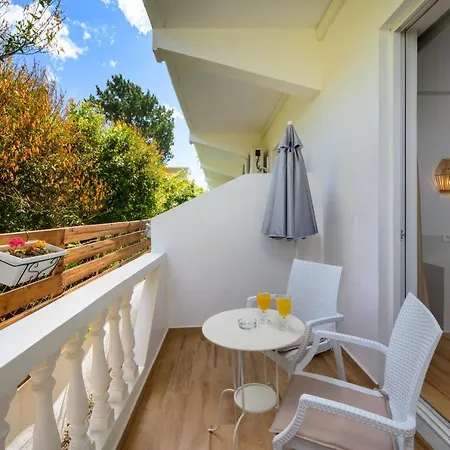 Ξενοδοχείο με διαμερίσματα Afroditi Superior Αρχάγγελος